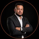 Iury Encarnação, corretor de imóveis